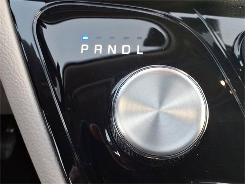 Used 2023 Chrysler Pacifica Limited image 21