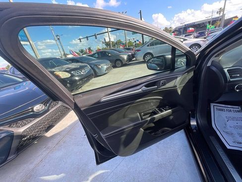 Used 2014 Ford Fusion Titanium FWD image 5