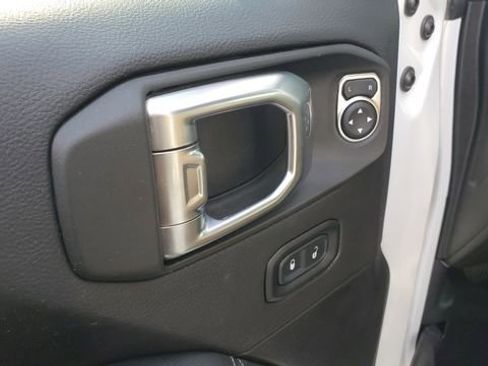 Certified 2022 Jeep Wrangler Unlimited Sahara w/ Cold Weather Group image 7