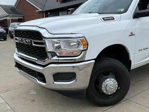 Used 2020 RAM 3500 Tradesman w/ Chrome Appearance Group image 15