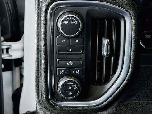 Used 2022 Chevrolet Silverado 2500 LT w/ Fleet Comfort Package AWD/4WD image 10