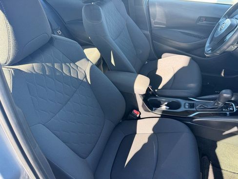 Used 2022 Toyota Corolla LE image 15