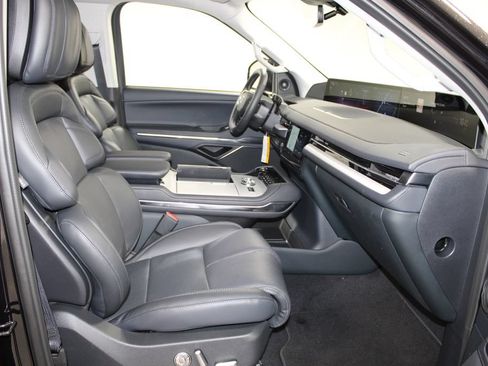 New 2026 Lincoln Navigator L Premier AWD/4WD image 30