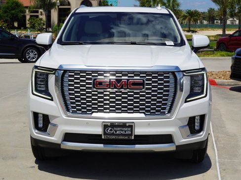 Used 2022 GMC Yukon Denali AWD/4WD image 2