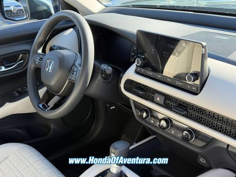 Certified 2024 Honda HR-V LX image 9