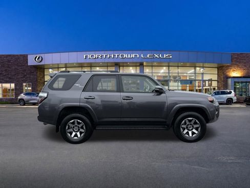 Used 2022 Toyota 4Runner TRD Off-Road Premium AWD/4WD image 24