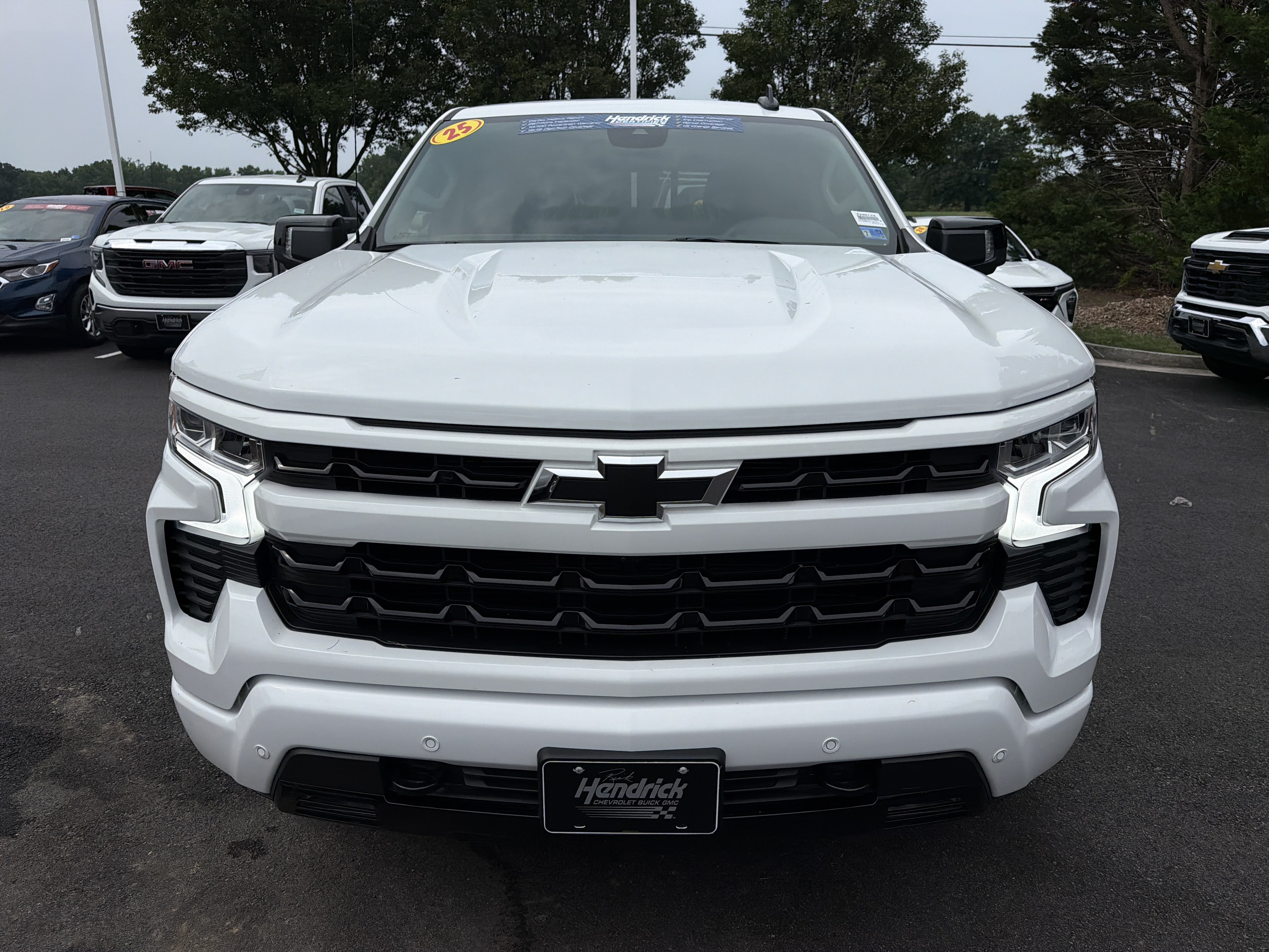 Used 2025 Chevrolet Silverado 1500 RST AWD/4WD image 3