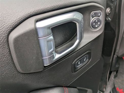 Used 2021 Jeep Gladiator Rubicon image 12
