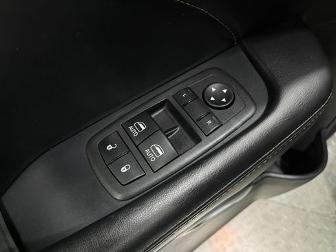 Used 2022 Dodge Challenger R/T Scat Pack RWD image 15