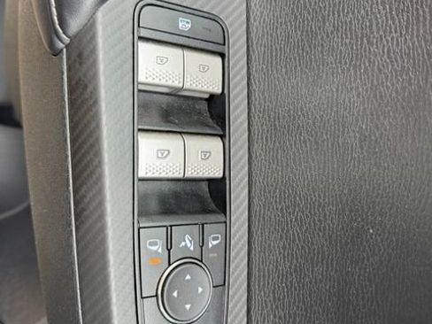 Used 2025 Mitsubishi Outlander SE FWD image 9