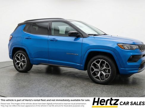 Used 2025 Jeep Compass Limited AWD/4WD image 1