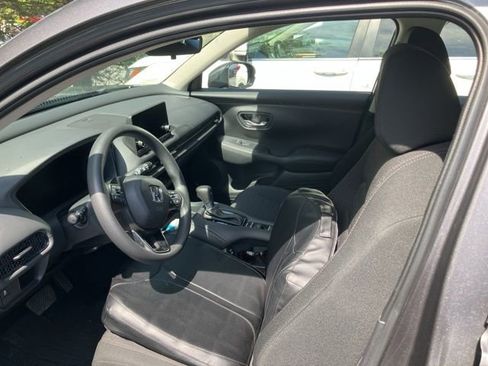 Used 2025 Honda HR-V LX image 15
