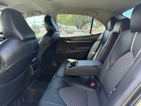 Used 2022 Toyota Camry SE image 13
