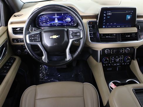 Used 2024 Chevrolet Suburban Premier RWD image 6