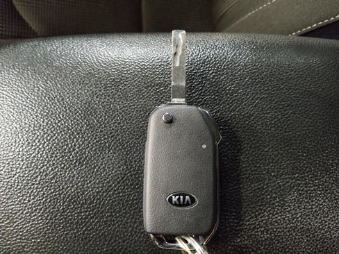 Used 2019 Kia Forte LXS FWD image 32