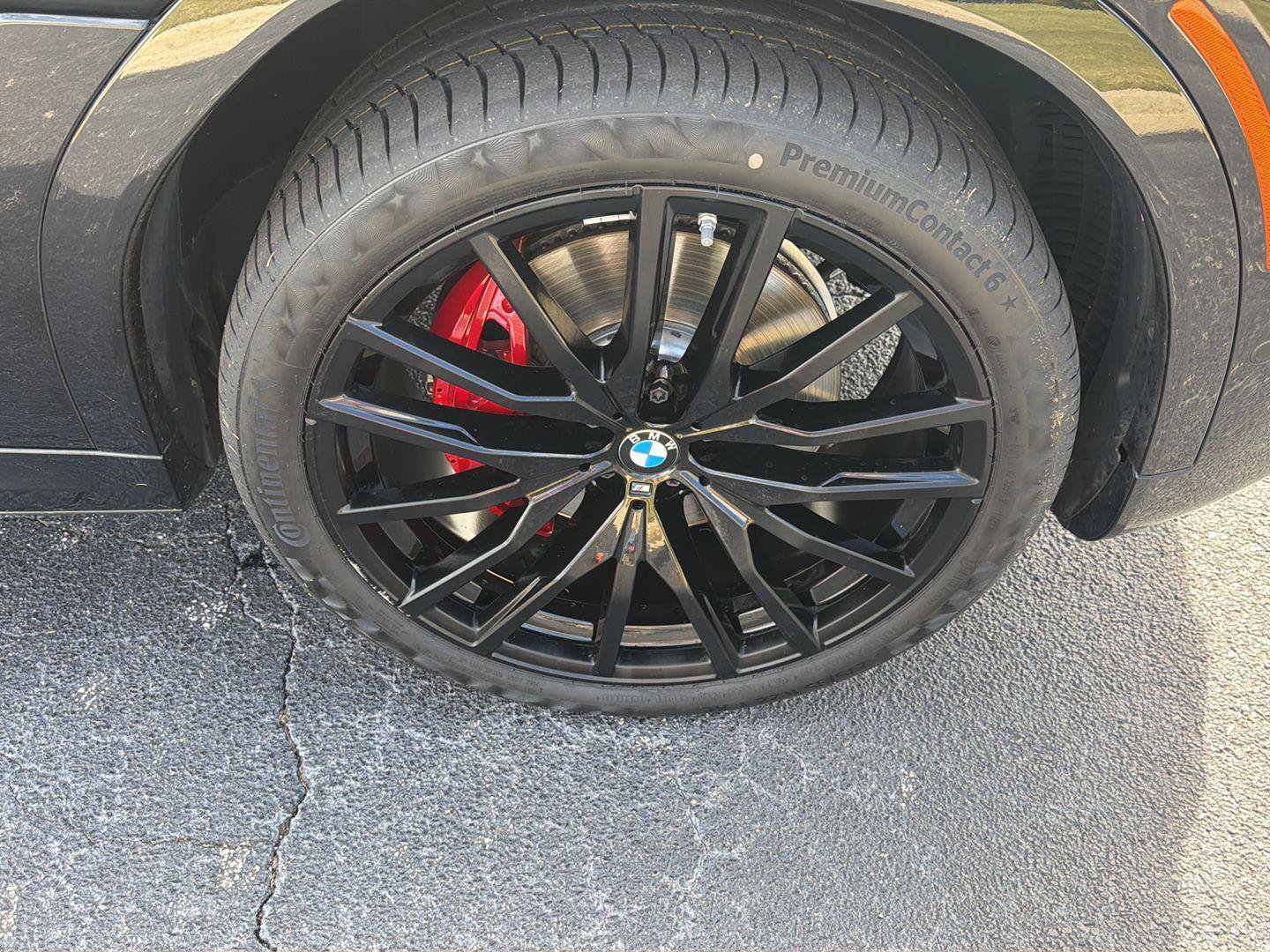 Used 2023 BMW X6 xDrive40i w/ M Sport Package AWD/4WD image 41