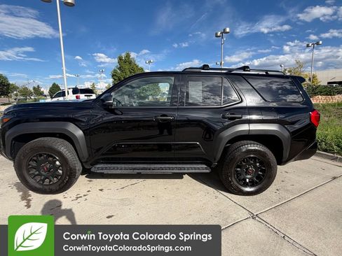 Used 2025 Toyota 4Runner TRD Off-Road Premium AWD/4WD image 4