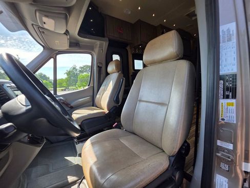 Used 2016 Mercedes-Benz Sprinter 3500 image 37