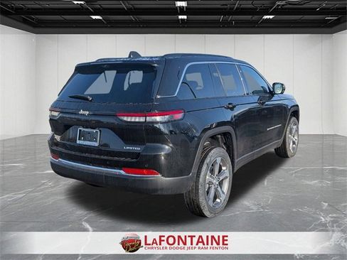 New 2025 Jeep Grand Cherokee Limited w/ Luxury Tech Group II image 5