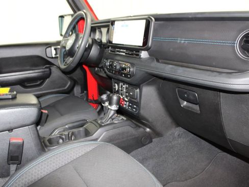 Used 2024 Jeep Wrangler Unlimited Rubicon 4xe image 28