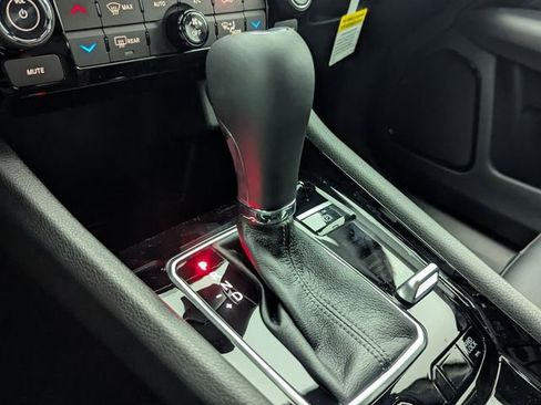 New 2026 Jeep Compass Limited image 18