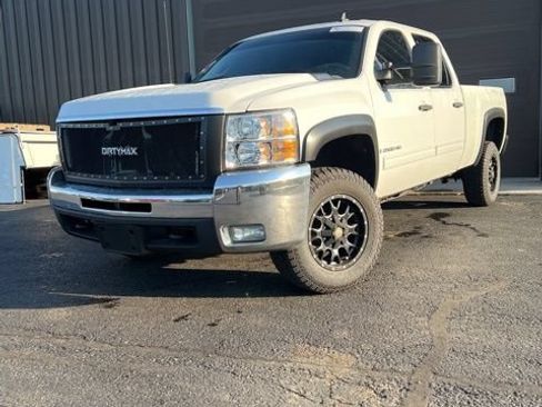Used 2009 Chevrolet Silverado 2500 LT w/ Exterior Plus Package AWD/4WD image 1