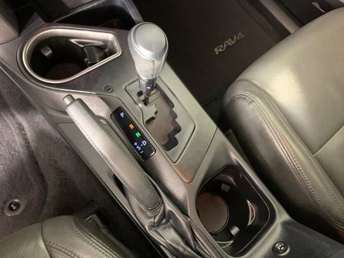 Used 2018 Toyota RAV4 LE image 25