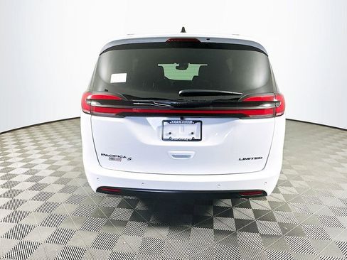New 2026 Chrysler Pacifica Limited w/ S Appearance Package FWD image 8