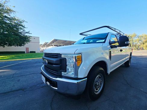 Used 2017 Ford F250 XL w/ Power Equipment Group RWD image 4