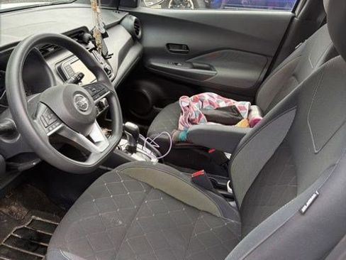 Used 2020 Nissan Kicks S FWD image 12