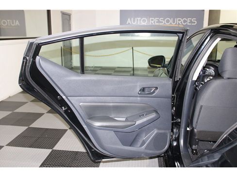 Used 2025 Nissan Altima 2.5 SV image 13