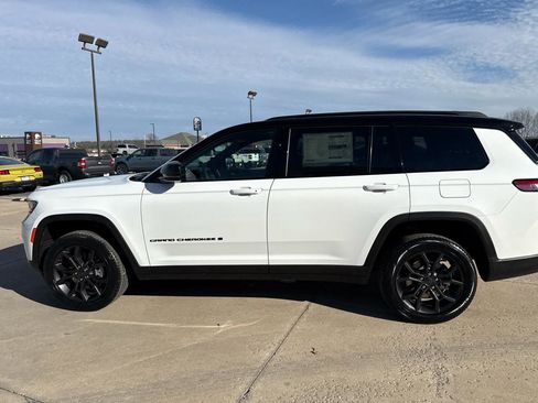 New 2025 Jeep Grand Cherokee L Limited AWD/4WD image 13