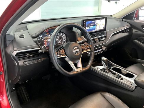 Used 2023 Nissan Altima 2.5 SL AWD/4WD image 2