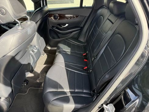 Used 2019 Mercedes-Benz GLC 300 image 10