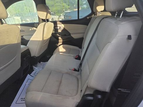 Used 2022 Chevrolet Traverse LS FWD image 11
