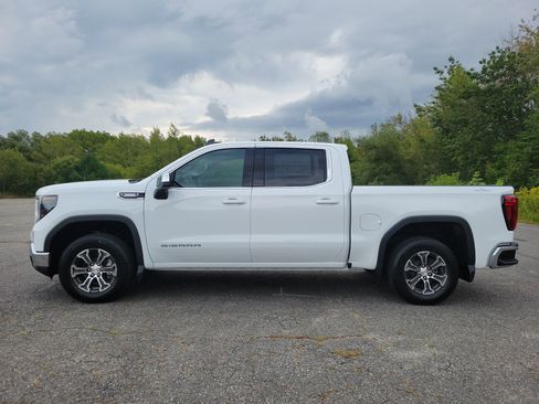 New 2026 GMC Sierra 1500 SLE w/ Preferred Package image 2