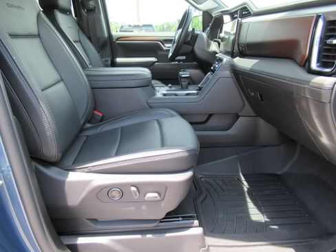 Used 2026 GMC Sierra 1500 Denali AWD/4WD image 10