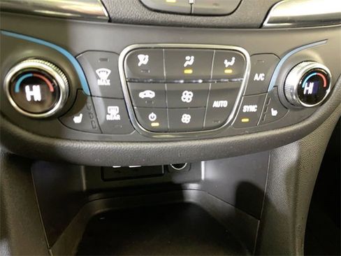 Used 2024 Chevrolet Equinox LT w/ LPO, Floor Liner Package image 40