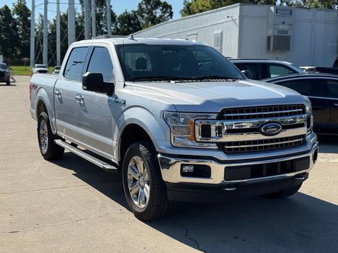 Used 2018 Ford F150 XLT w/ Equipment Group 302A Luxury AWD/4WD image 4