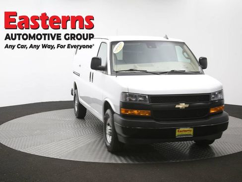 Used 2021 Chevrolet Express 3500 w/ Driver Convenience Package RWD image 47