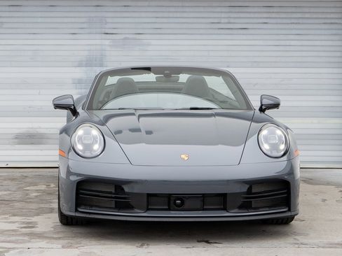 Certified 2025 Porsche 911 Carrera image 11