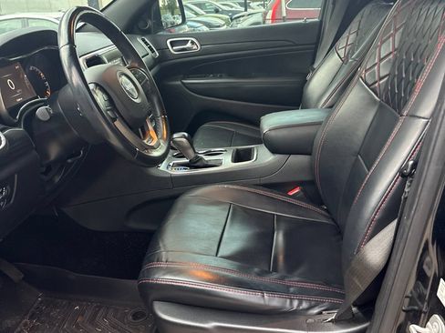 Used 2019 Jeep Grand Cherokee Laredo RWD image 18