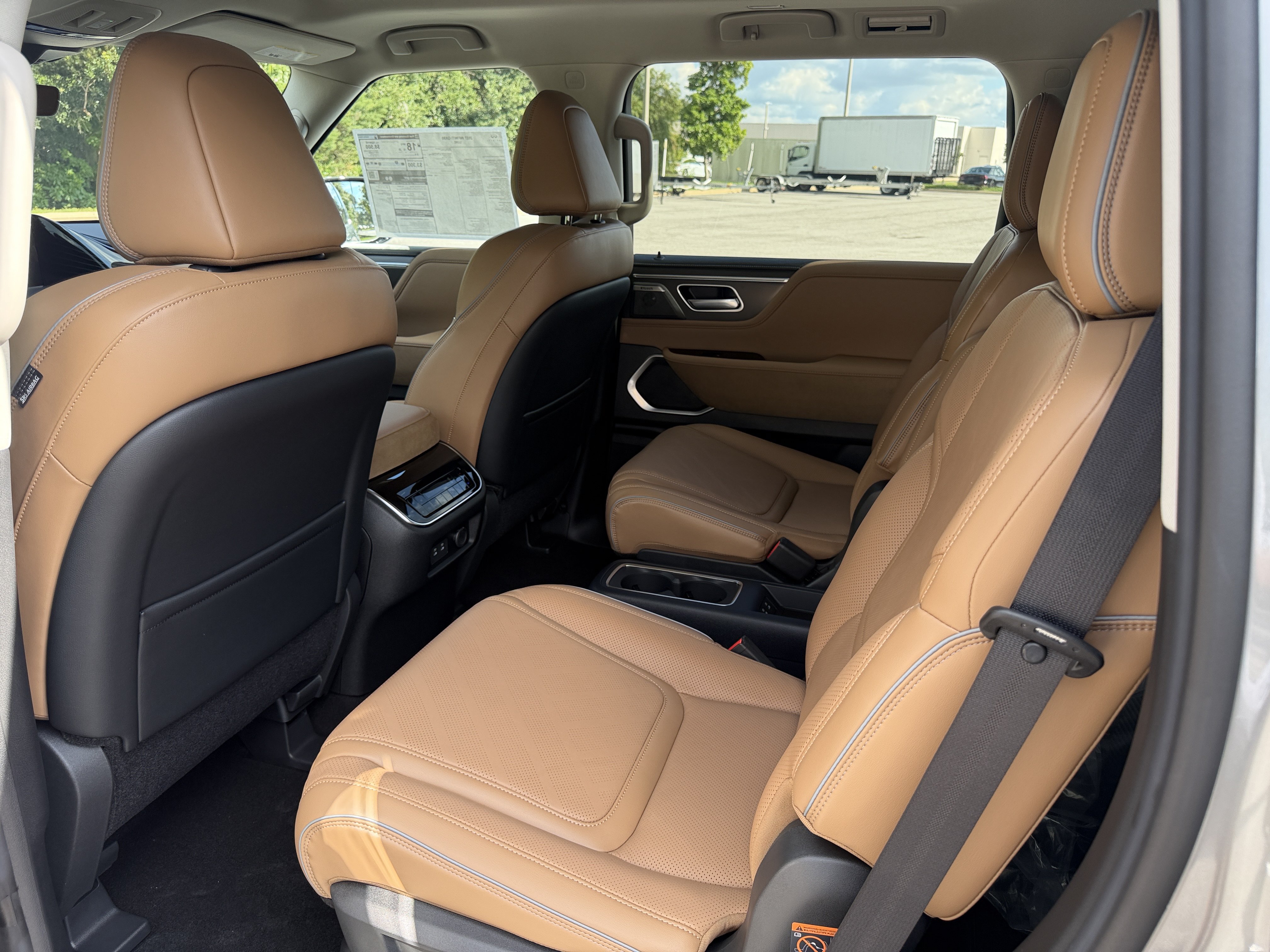 New 2027 INFINITI QX80 Luxe w/ Cargo Package RWD image 18