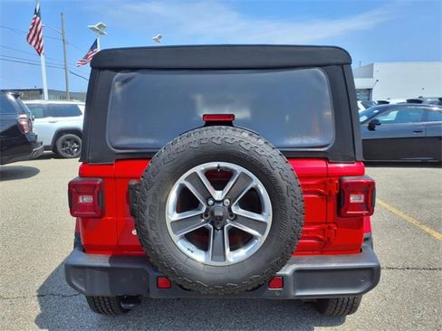 Used 2018 Jeep Wrangler Unlimited Sahara w/ Dual Top Group image 6