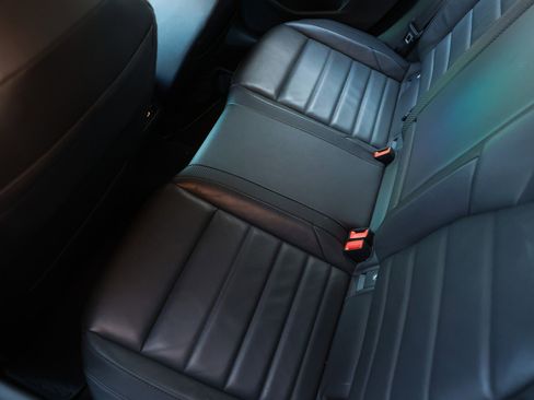 Used 2023 Volkswagen Golf R 2.0T image 13