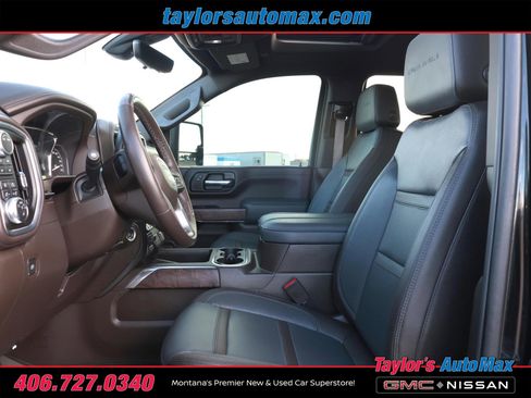 Used 2023 GMC Sierra 3500 Denali w/ Denali Black Diamond Edition image 6