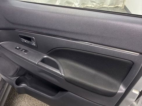 Used 2024 Mitsubishi Outlander Sport AWD image 28