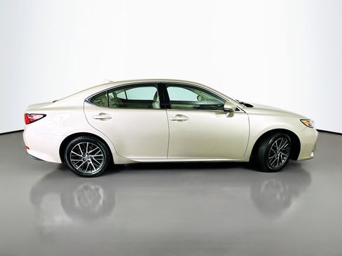 Used 2017 Lexus ES 350 image 8