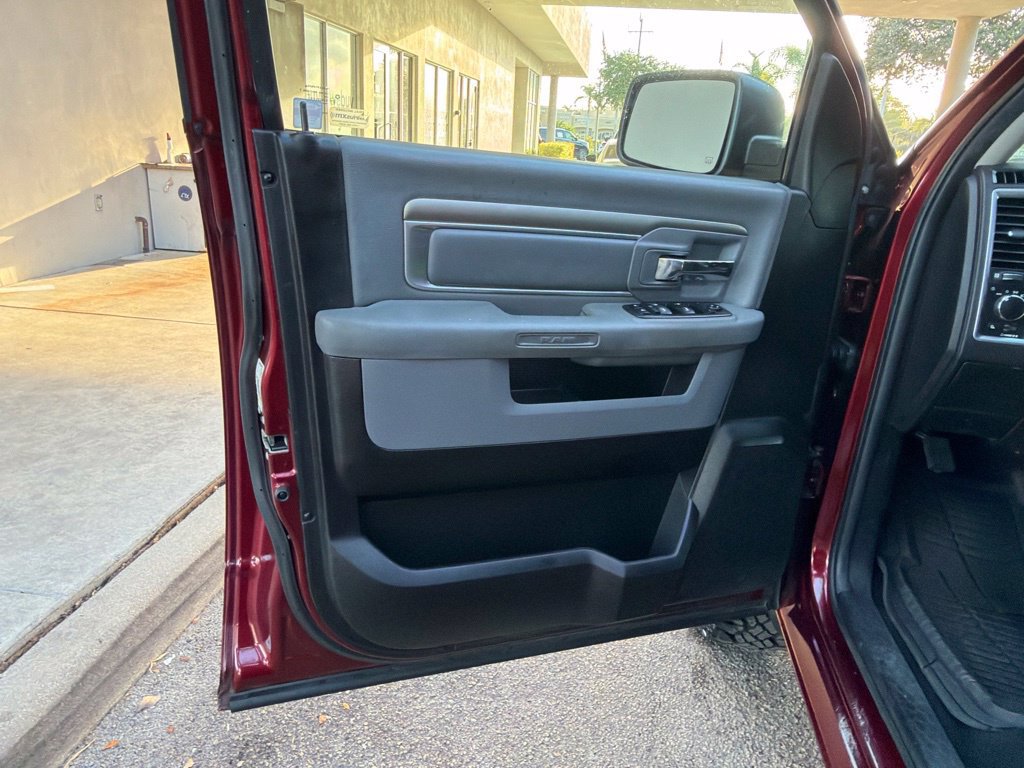 Used 2019 RAM 1500 Classic SLT AWD/4WD image 34