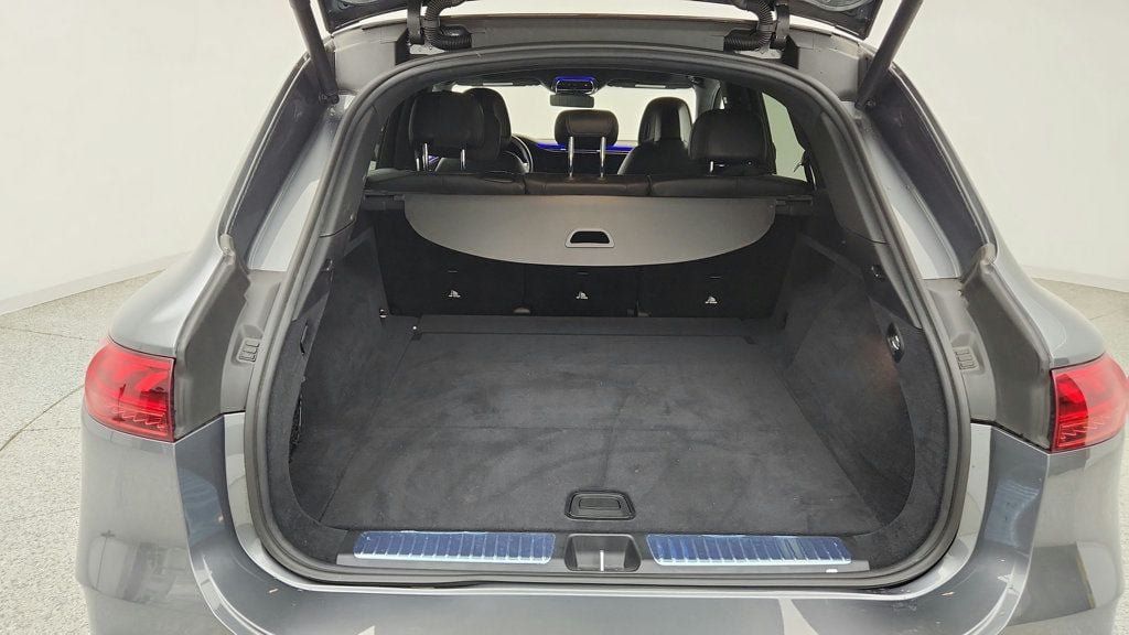 Used 2023 Mercedes-Benz EQS 580 4MATIC SUV image 21